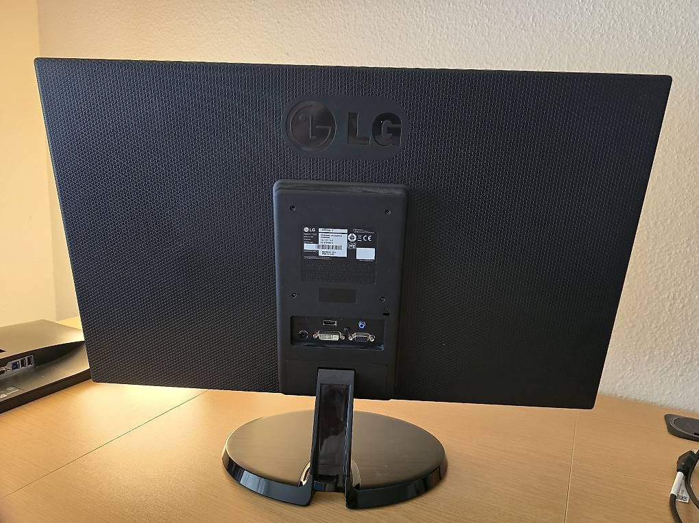 Monitor: LG 27"-LED-Bildschirm - neuwertig  – Usato da Ettingen venduto da dominicph 2