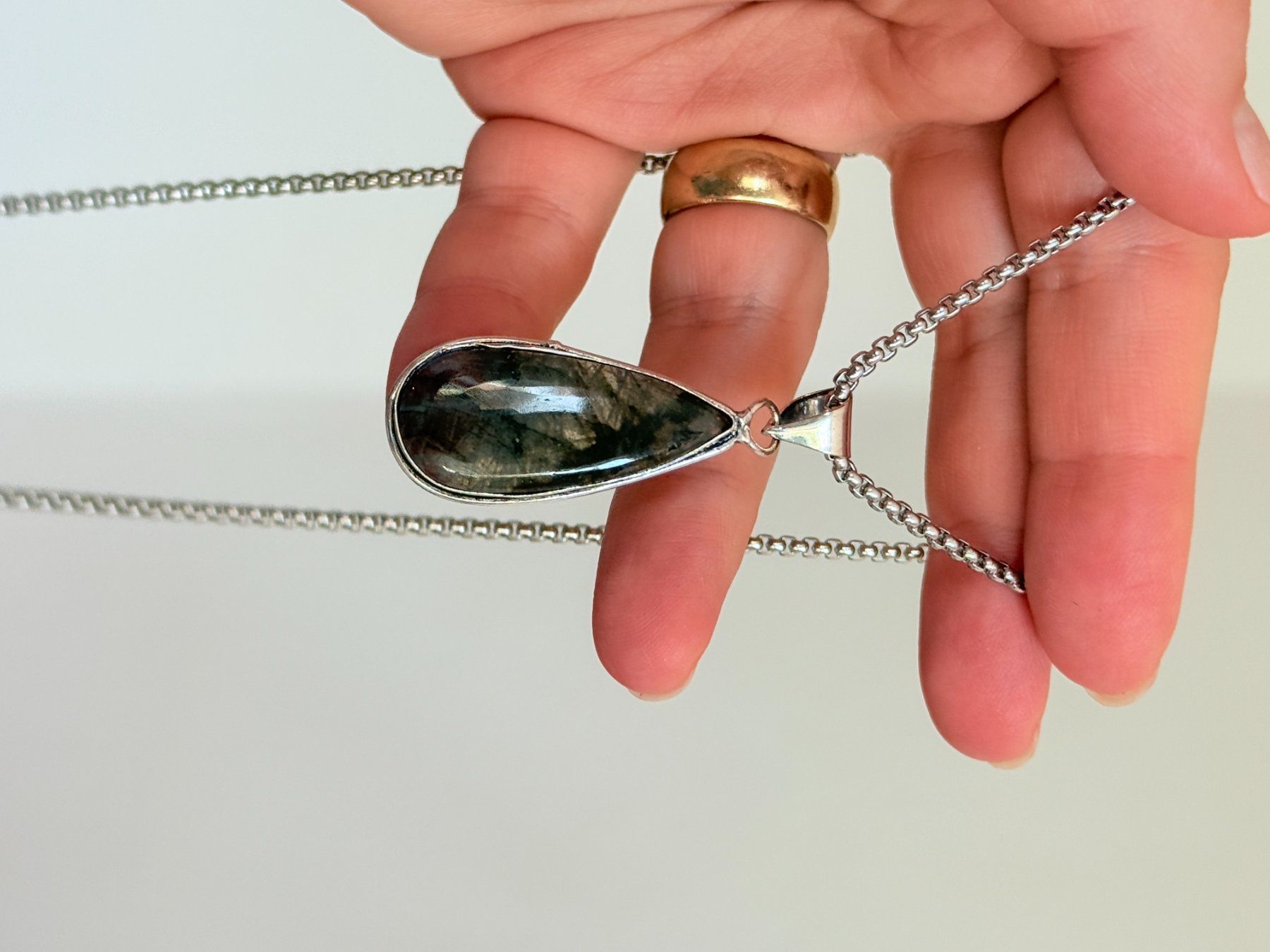 Colliers: Labradorite necklace – Neuf avec emballage d'origine à Genève par AGBERG 6