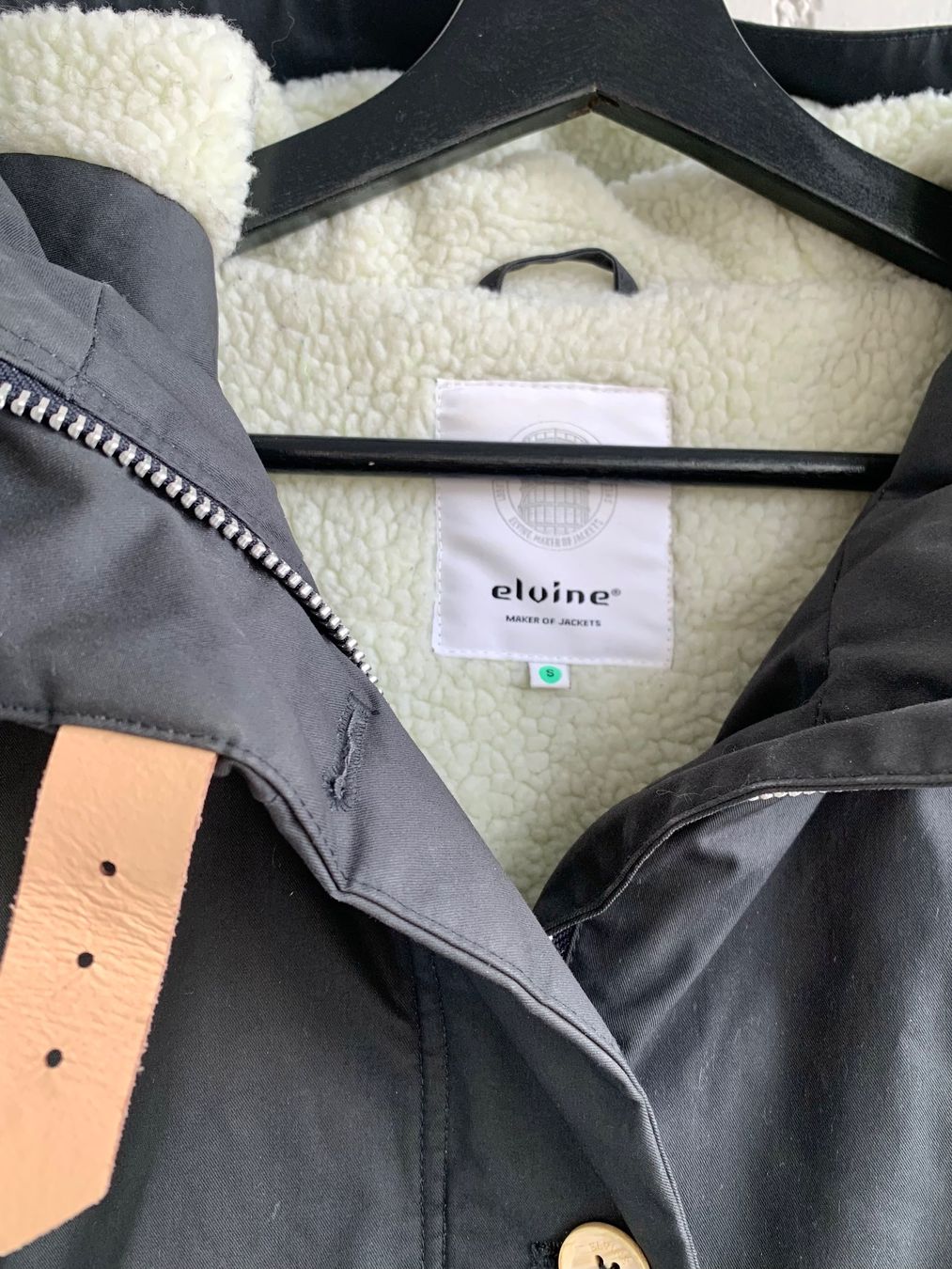 Elvine Giacche: Navyblauer Fishtail-Parka mit Teddyfell von Elvine – Usato da Bern venduto da Fraeuleinhonig 1