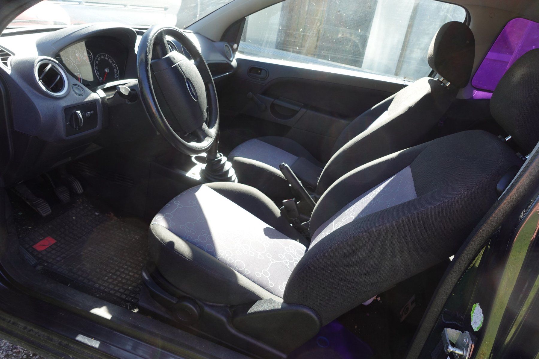 Ford Automobili: Ford Fiesta 1.3 – Difettoso da Rüegsbach venduto da Garage3418 5