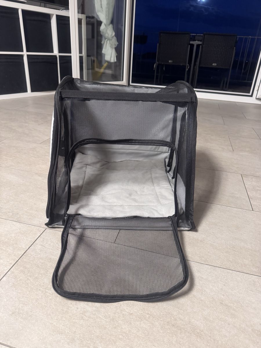 Liege- & Schlafplätze: Hunde/Katzentransportbox – Gebraucht aus Meikirch von sjo1990