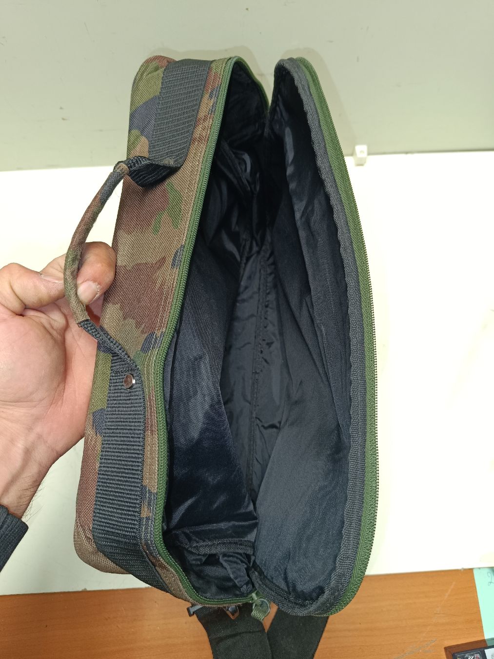 Borse: Coole Laptoptasche Camouflage(em74) – Usato da Künten venduto da Schnaepplihuus 1