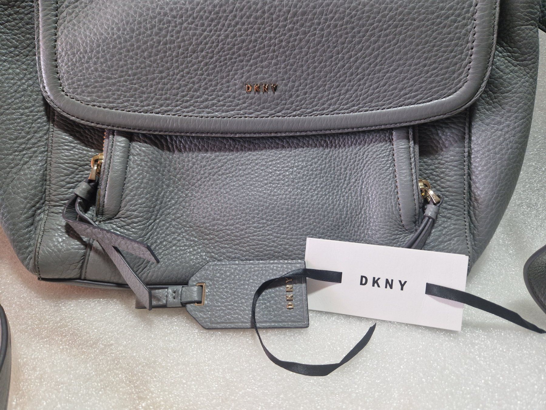 DKNY Taschen für Damen: Umhängetasche DKNY Leder grau – Gebraucht aus Winterthur von Sadega 1