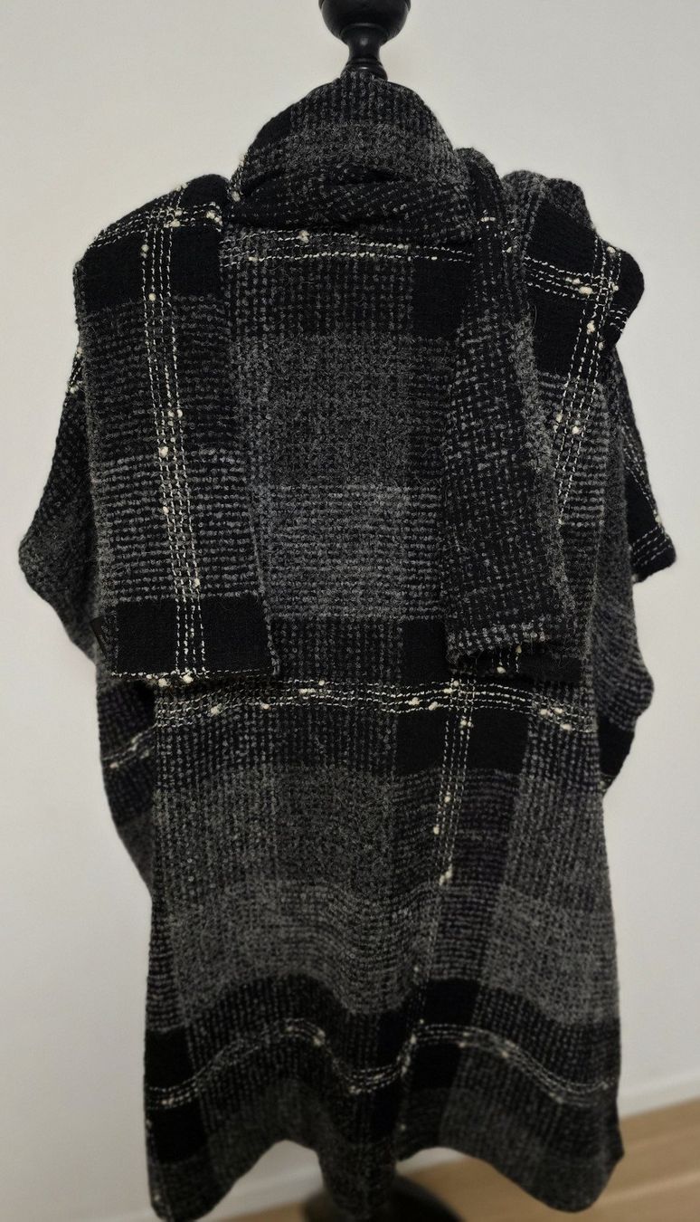 Autres vêtements femmes: Poncho-Cape Schurwolle neu – Neuf (Voir description) à Bergdietikon par ewa1005 6