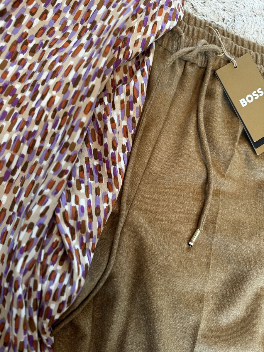 Hugo Boss Blusen: Hugo BOSS Blouse + Trousers, new – Neu und originalverpackt aus Sattel von Zlata1 5