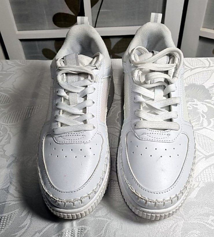 Scarpe da donna: Weisse Sneaker Plateau Gr. 38 Catwalk Glitzer – Usato da Effretikon venduto da lenalisa63 1