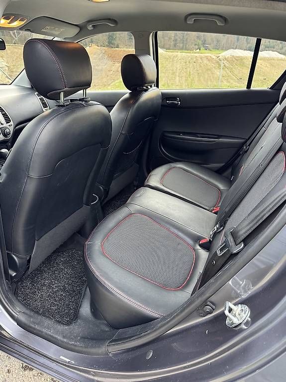 Automobili: Hyundai i20 Premium – Usato da Niedergösgen venduto da jst07 3