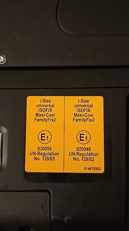 Seggiolini per auto: Set Maxicosi inkl. Basisstation – Usato da Ossingen venduto da Wilaueis 2