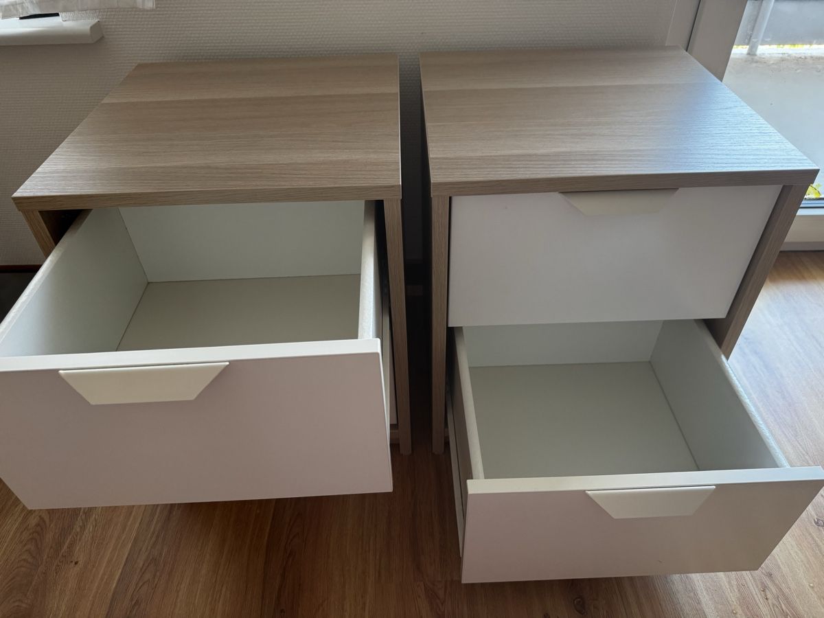 Nachttische: 2 Nachttische, Holzoptik Weiss  – Gebraucht aus Bözen von Paulina89 2