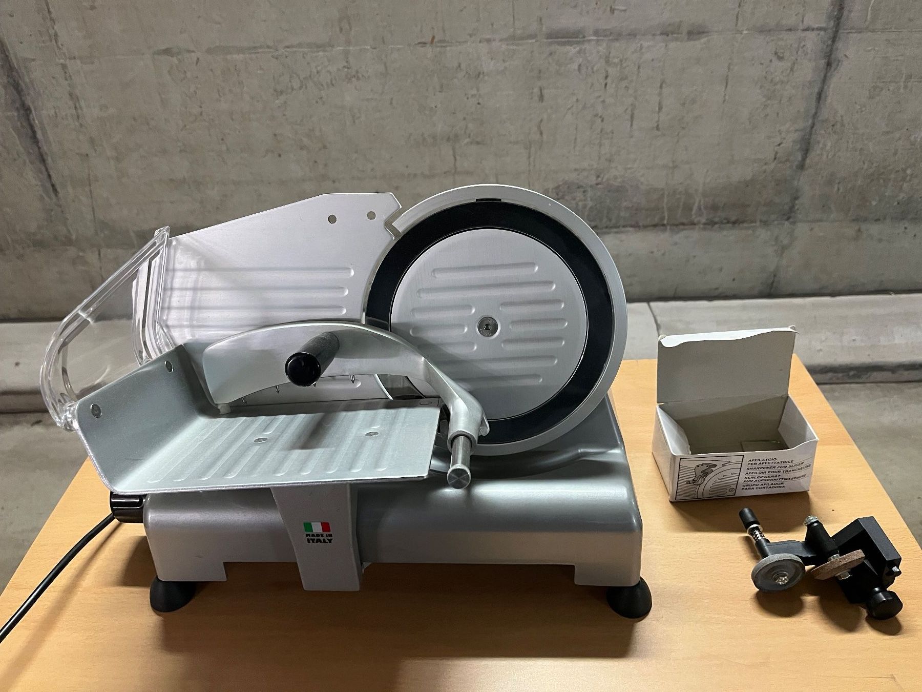 Elettrodomestici da cucina: Fleischschneider - Meat Slicer – Usato da Schwyz venduto da STANSFI