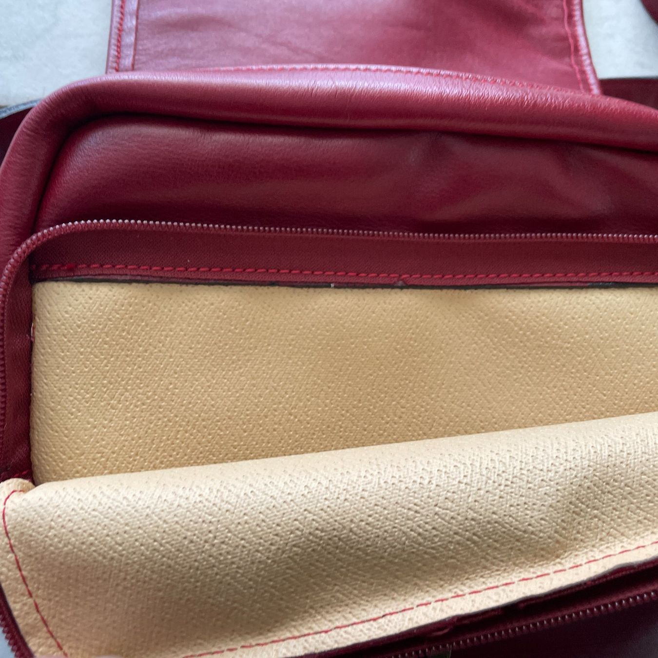Borse da donna: Damen Handtasche aus Leder – Usato da Biberist venduto da Maxime543 6