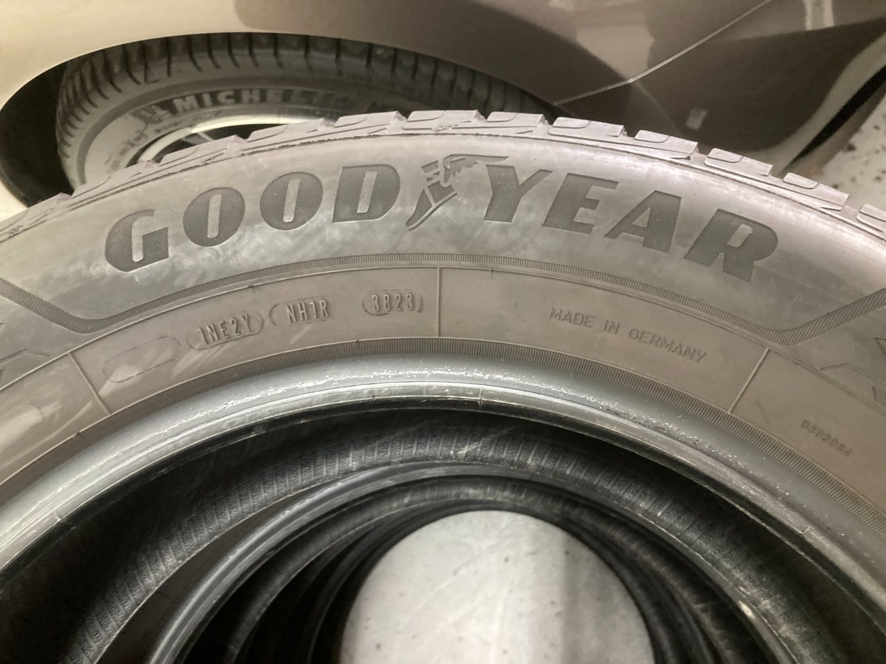 Goodyear Pneus & Kompletträder: 225/65R17 Winterpneu Good Year – Neu und originalverpackt aus Cham von WB2223 2