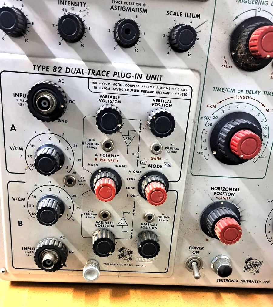 Misurare: Tektronix 585A - Oscilloskop - 1963-1965 – Difettoso da Genève venduto da Boltz57 3