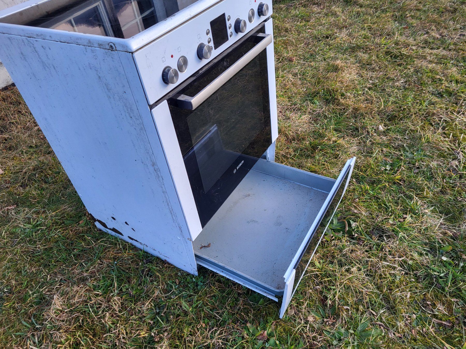 Elettrodomestici da cucina: Elektrokochherd Bosch mit Backofen Herd – Usato da Weissbad venduto da Milan041 4