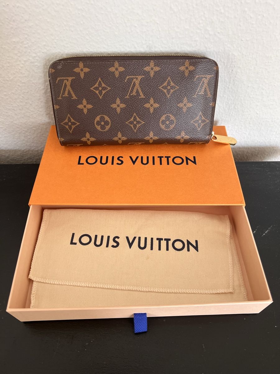 Louis Vuitton Portamonete: Portemonnaie Louis Vuitton Zippy Monogram – Usato da Solothurn venduto da Brini06