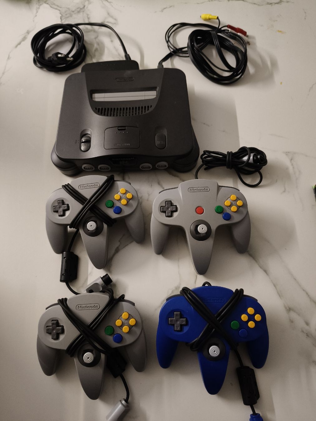Nintendo Konsolen: Nintendo 64 Konsole mit 4 Controller - Top Zustand! – Gebraucht aus Oensingen von ece_8k7q 2