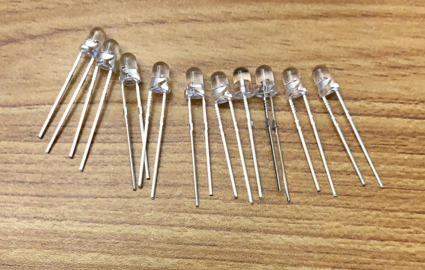 Modellini di ferrovie: LED RGB Blinker (Langsam) 3mm 10 Stück – Nuovo e nell'imballaggio originale da Gebenstorf venduto da RetroFuture 1