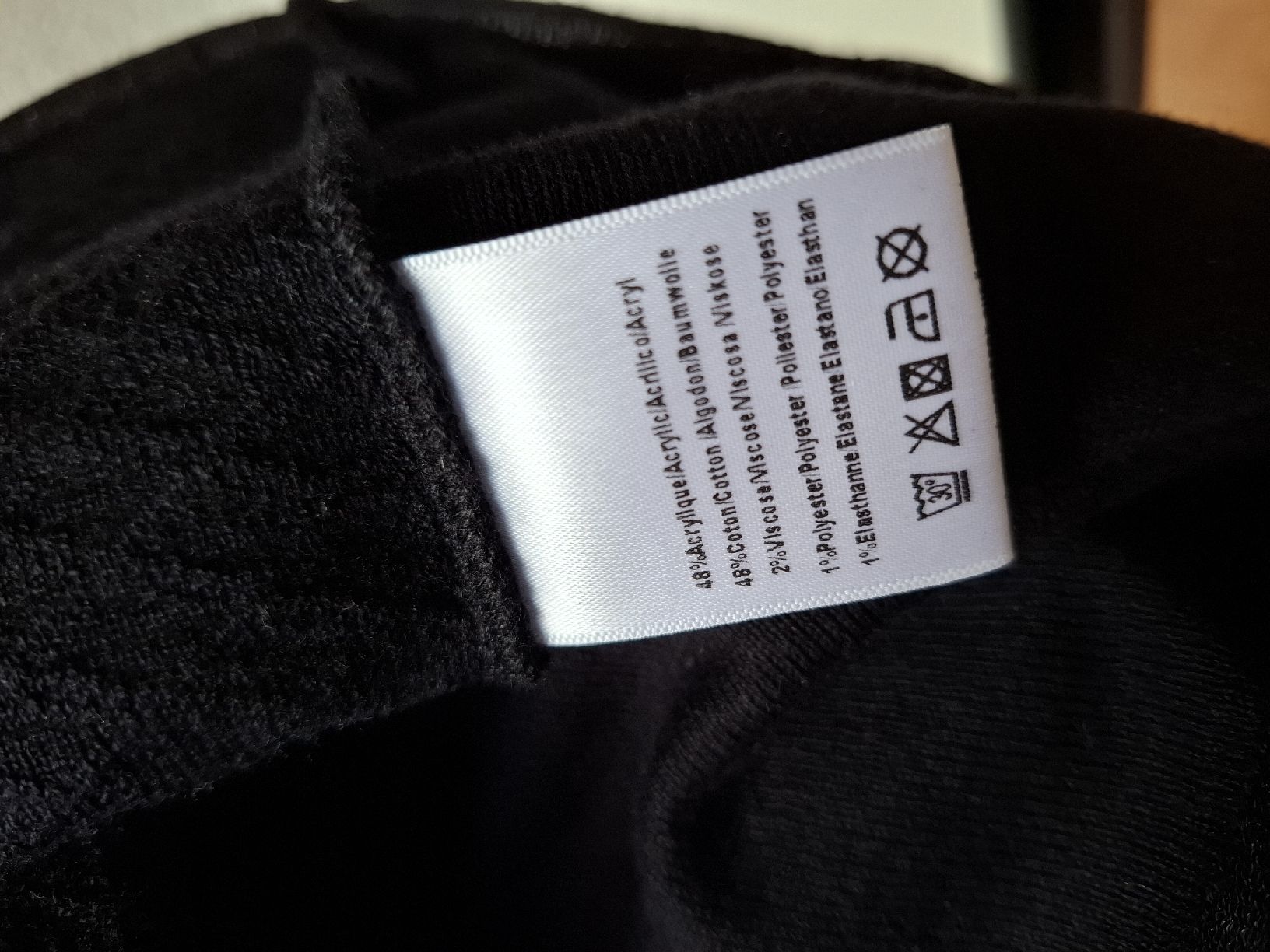 Pullover & Sweatshirts: Pullover Jacket Gr 40 42 DAMEN BASIC Schwarz 1008 Frühling – Gebraucht aus Vinelz von sonnenmond77 7