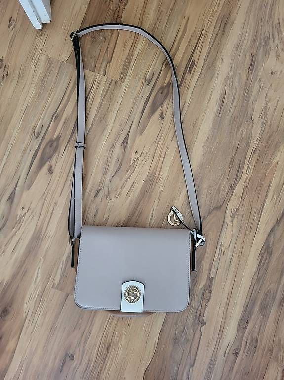 Sacs femmes: Umhängetasche / Handtasche – D'occasion à Zürich par sav_j57v 2