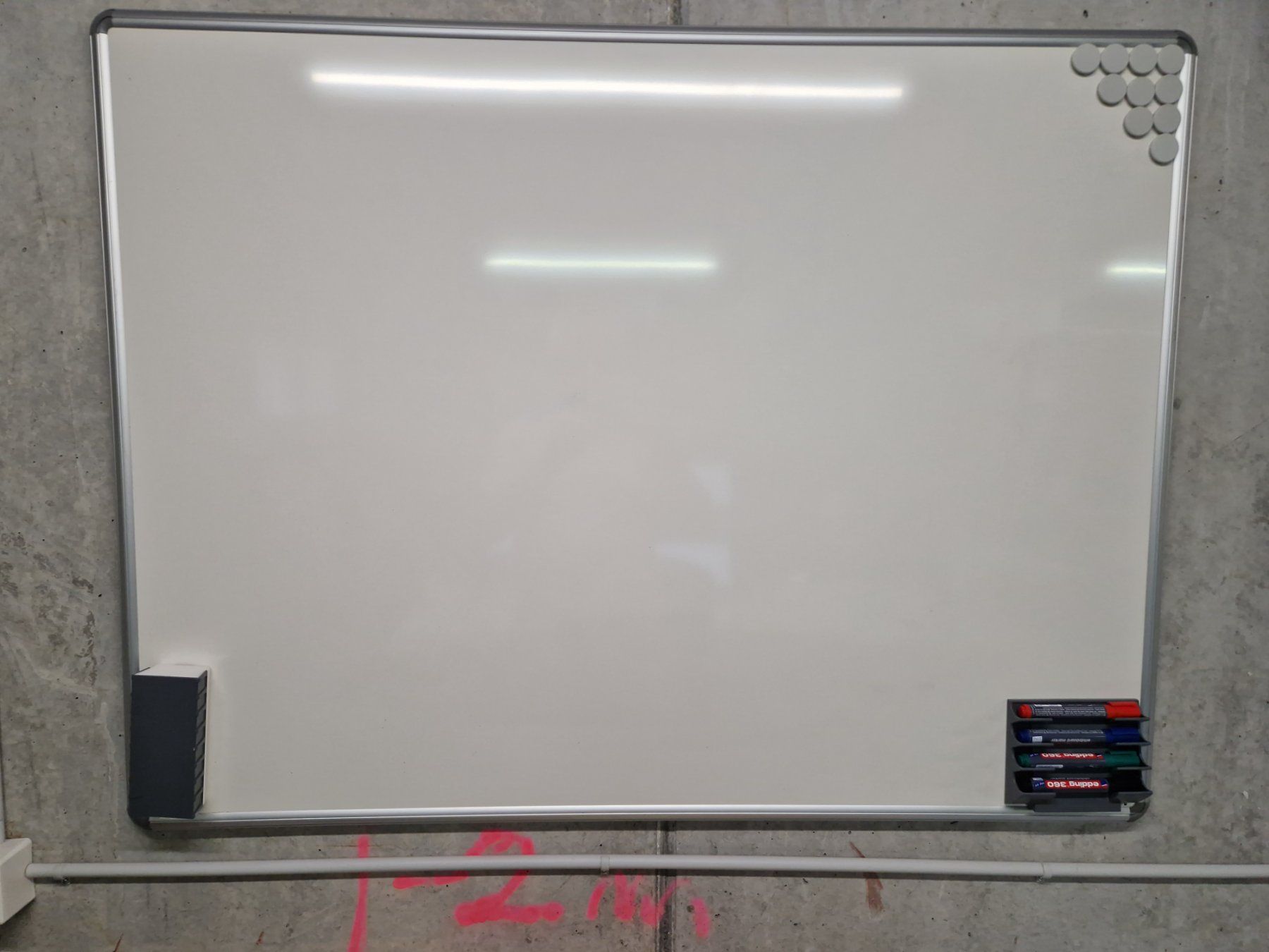 Lavagne: Gebrauchtes Whiteboard 122 x 92 cm – Usato da Cham venduto da Dave63