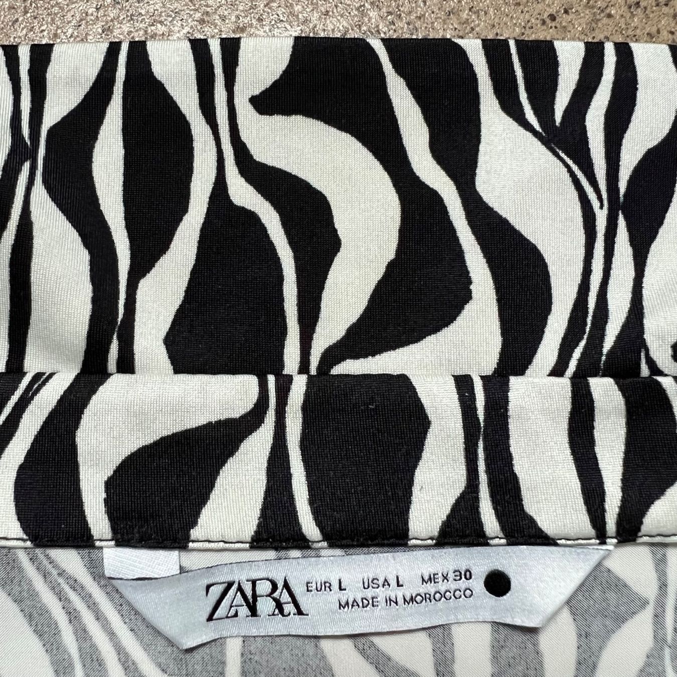 Zara Blusen: gemusterte ZARA Bluse 🖤 – Gebraucht aus Zürich von ClosetQueen 6