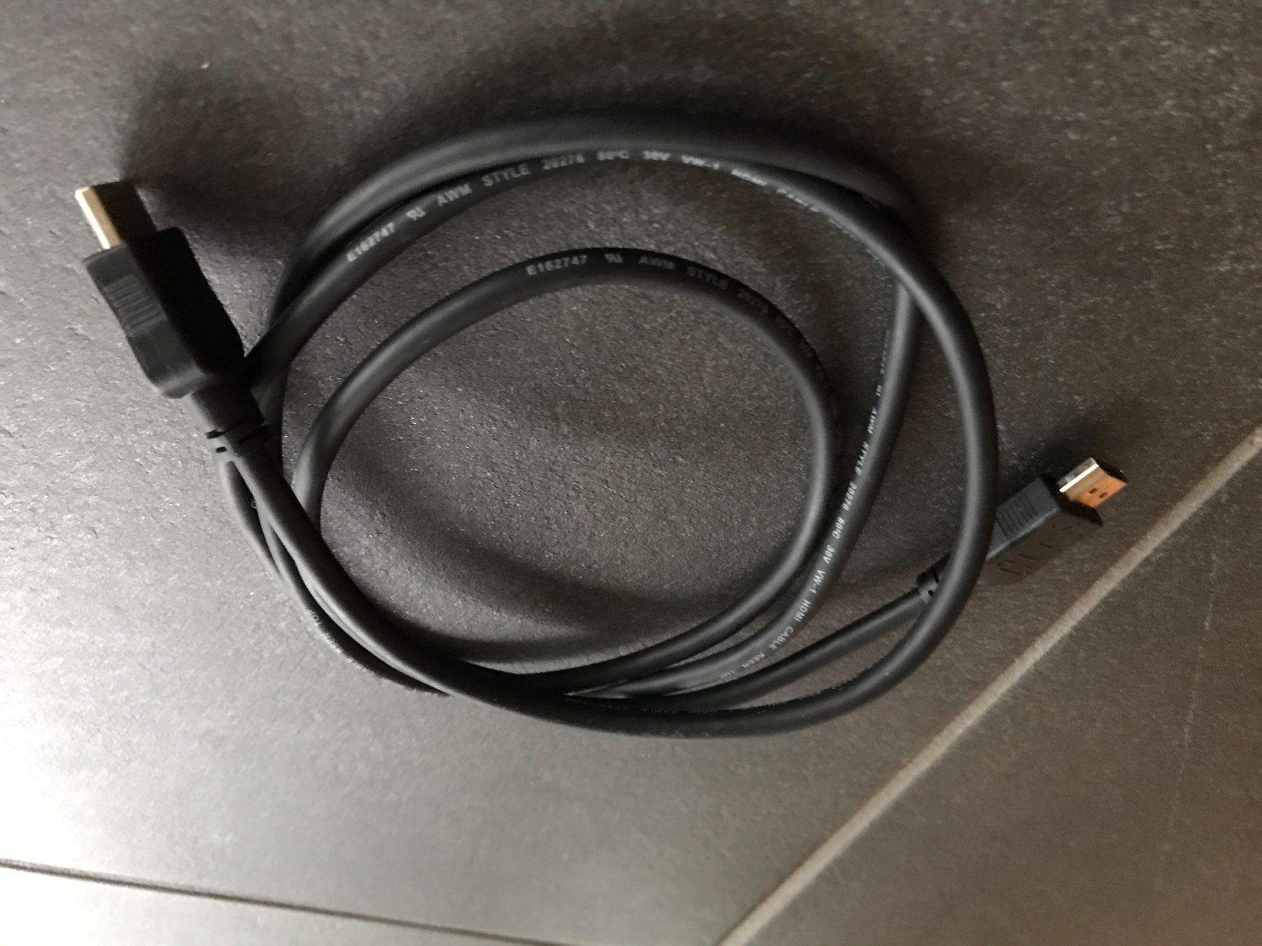 Cavi: HDMI Kabel – Usato da Zuzwil BE venduto da feluna3