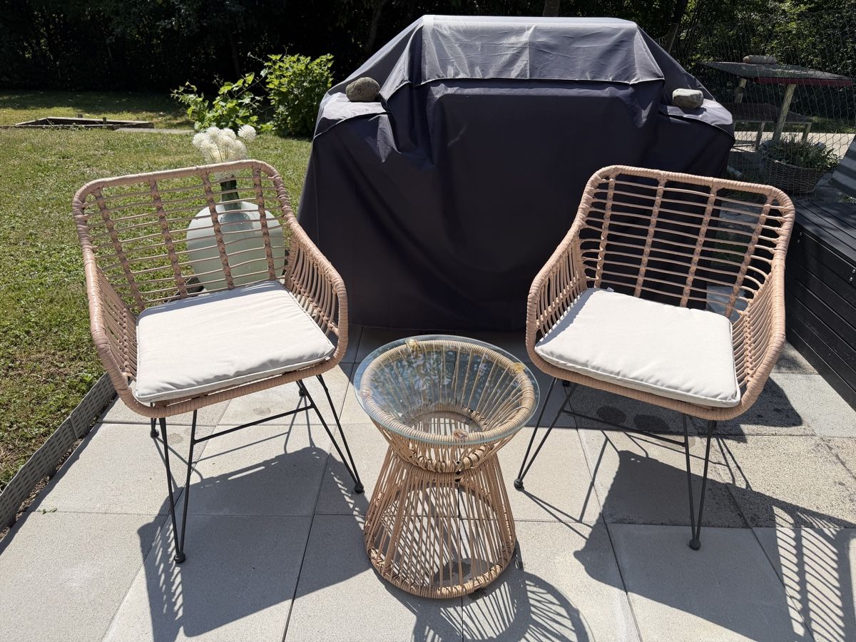 Tischset: Gartenset mit Kissen neuwertig – Neu (gemäss Beschreibung) aus Matzingen von cel_57jz