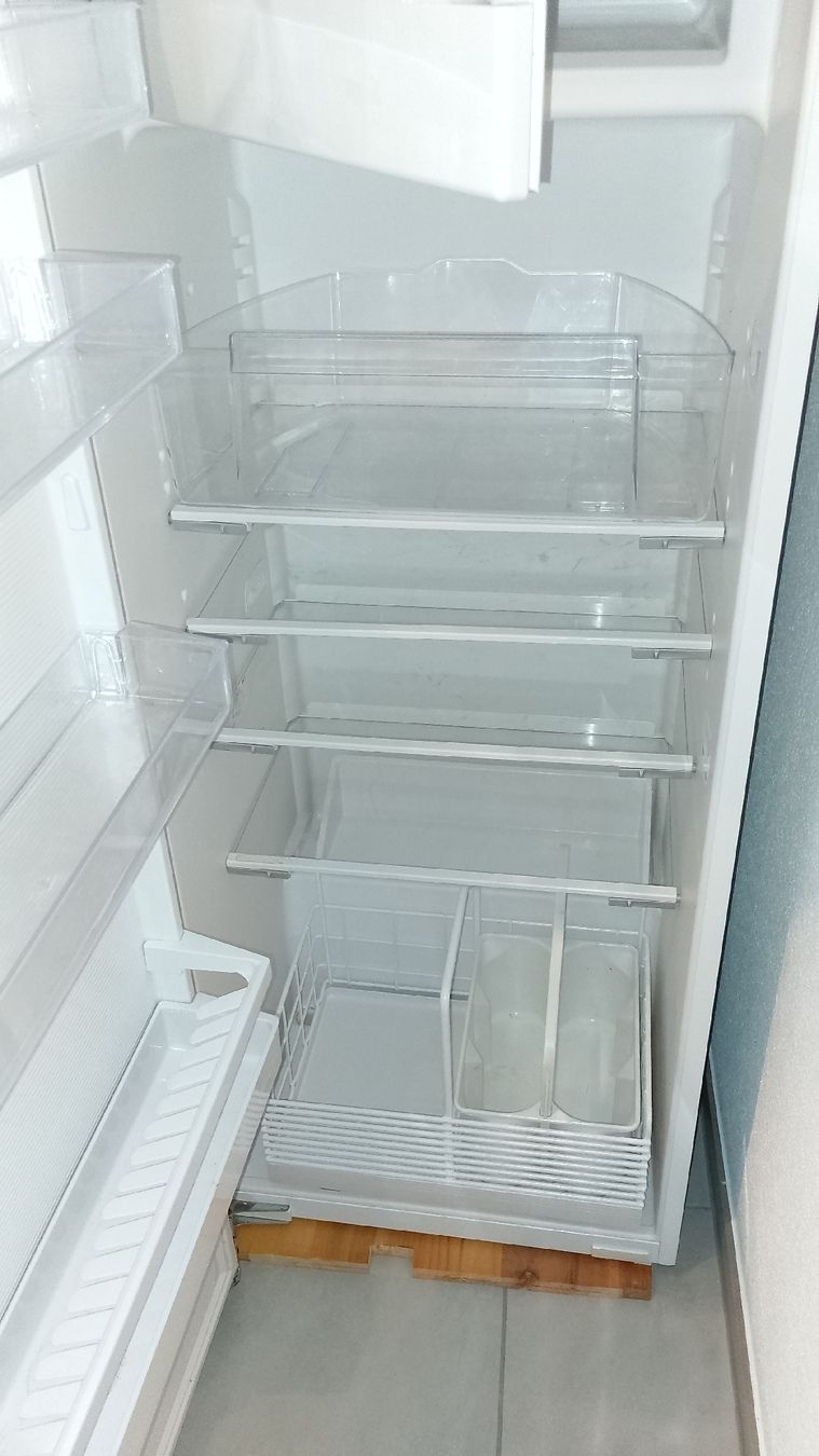 Elettrodomestici da cucina: Well-Maintained Refrigerator - Perfect for your kitchen! – Usato da Leibstadt venduto da jur_q6rl 1