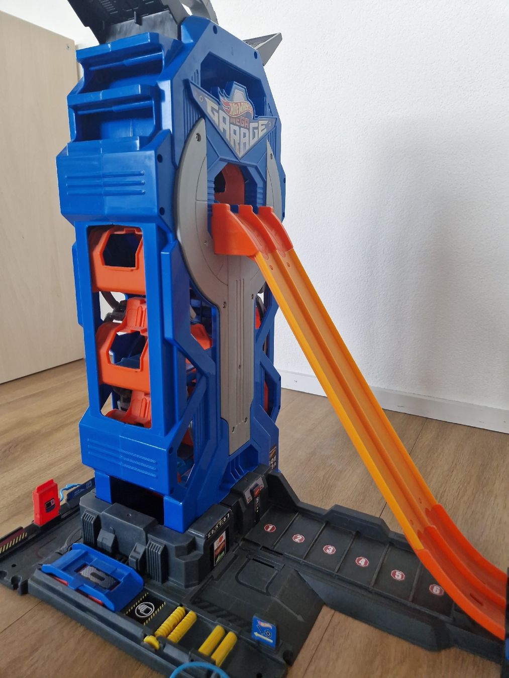 Giocattoli: Hot Wheels Mega Garage – Usato da Oberbüren venduto da dani_brunner 5