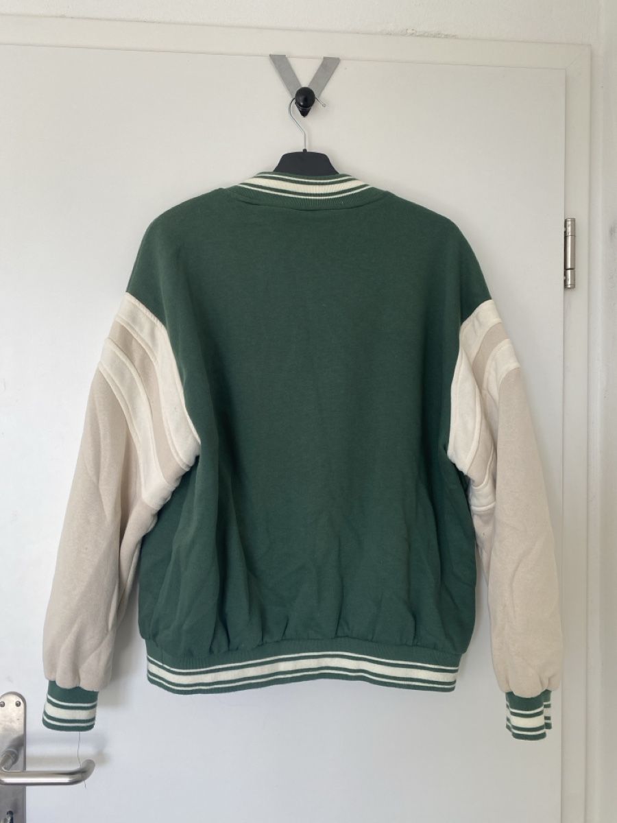 Bershka Giacche: College Jacke Bershka – Usato da Sattel venduto da mic_6zq2 1