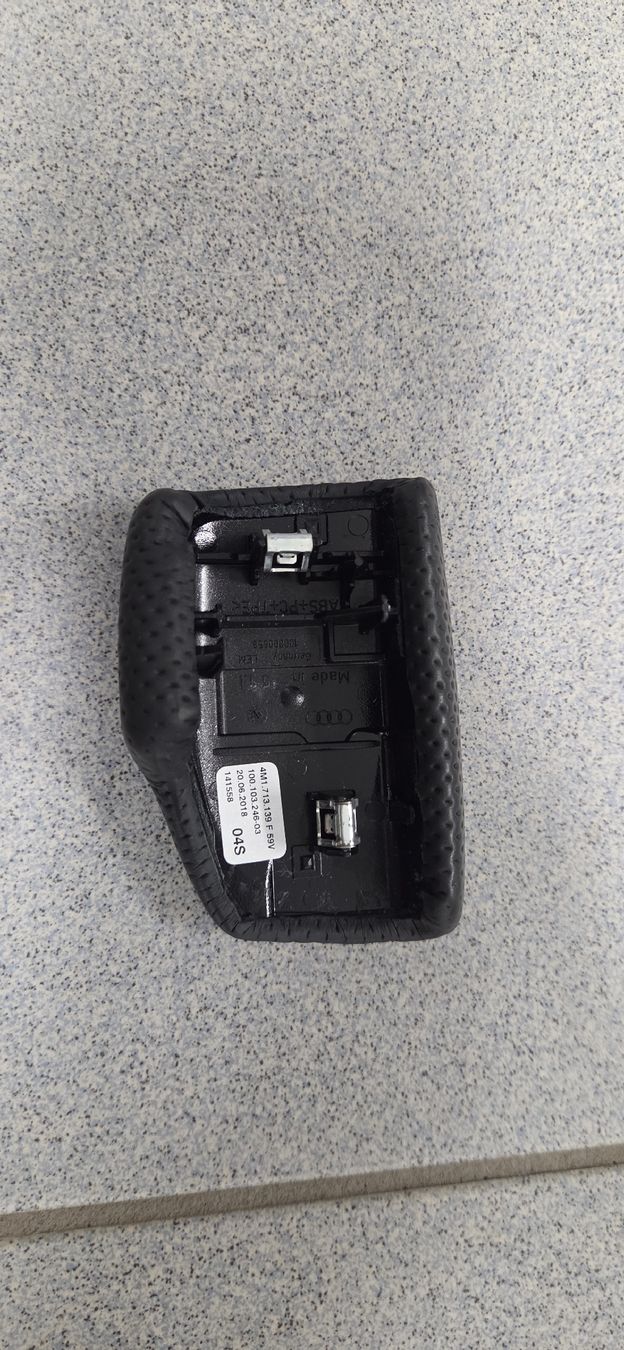 Tutti pezzi di ricambio auto: a4 s4 rs4 b9 etc. Schaltknauf – Usato da Uetliburg SG venduto da oli_xfz8 1