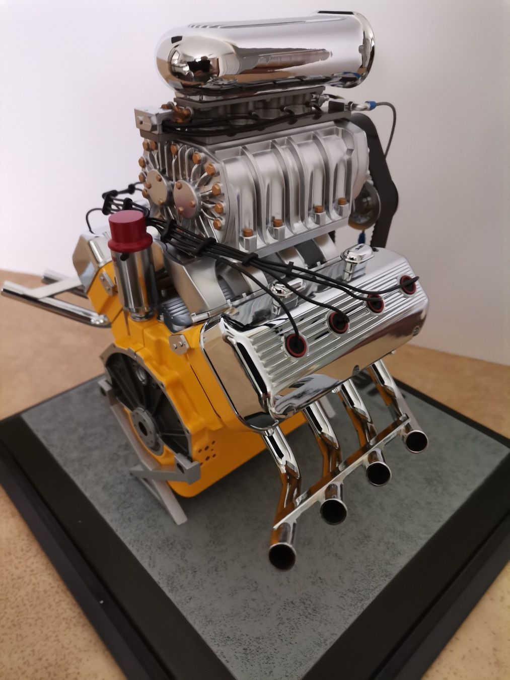 Kit di modellismo & Modellini statici: Hemi-V8-Rennmotor 392, 1:6 – Usato da Oftringen venduto da Esthiboy 2