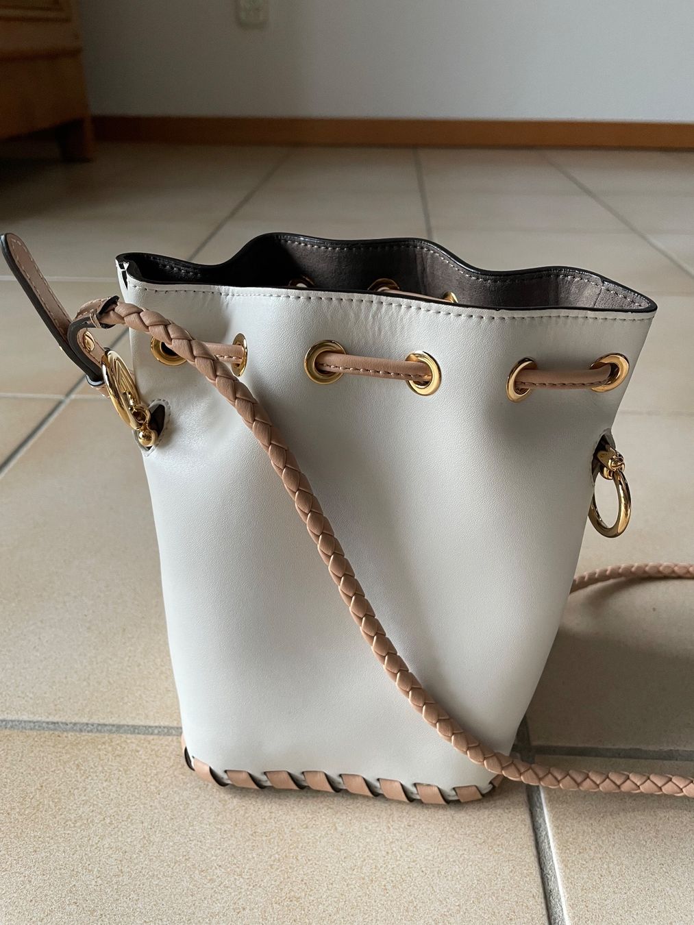 Fendi Borse da donna: Fendi - Mon Trésor Bucket Bag mini – Nuovo (secondo la descrizione) da Nyon venduto da Alex017 8