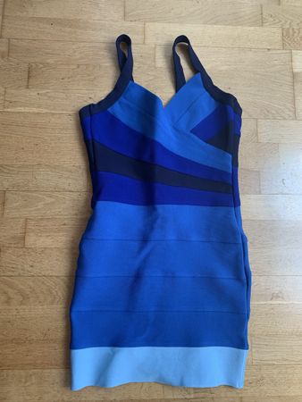 blaues Minikleid, Grösse XS, Figurbetont