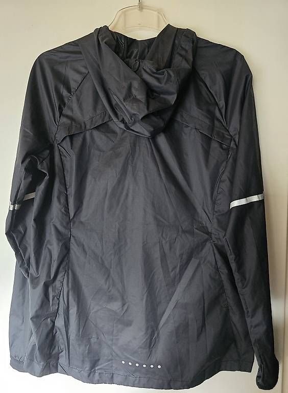 Nike Giacche: Coupe-vent Nike – Usato da Penthalaz venduto da Cortis 1