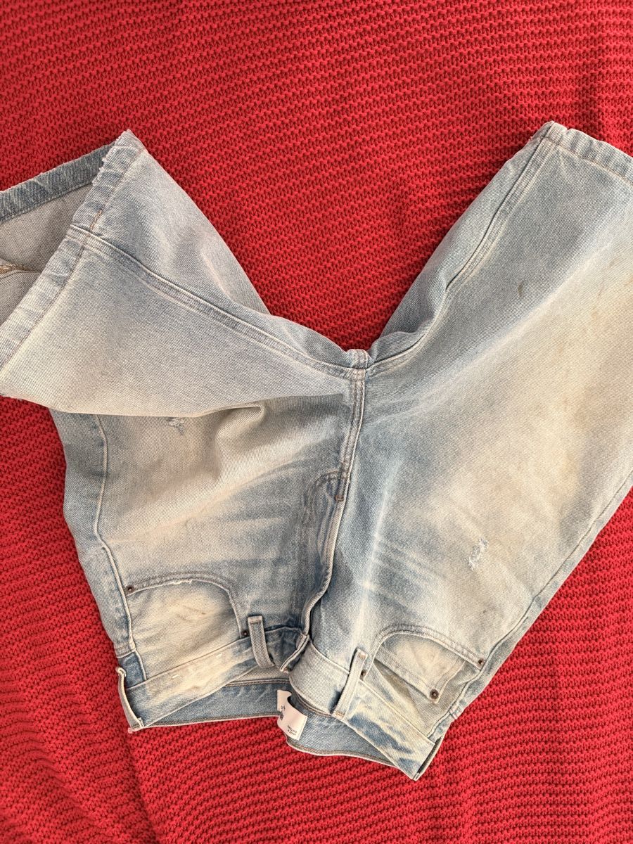 Jeans: Denim Shorts Light Blue Distressed Size 32 Used – Usato da Aesch BL venduto da AuroPiz 2