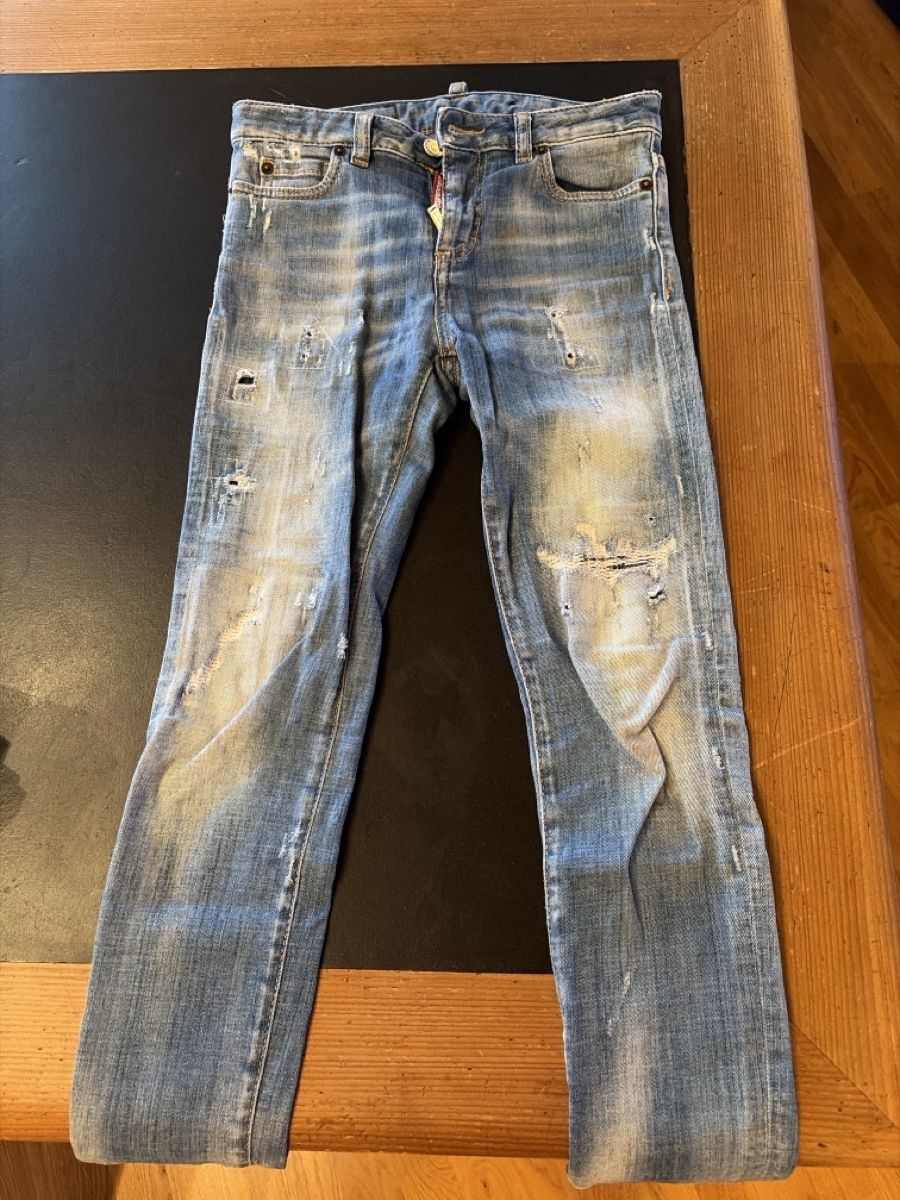 Dsquared2 Pantaloni: Dsquared2 Jeans Denim hellblau mit Used-Effekten Kinder  – Usato da Seuzach venduto da salche