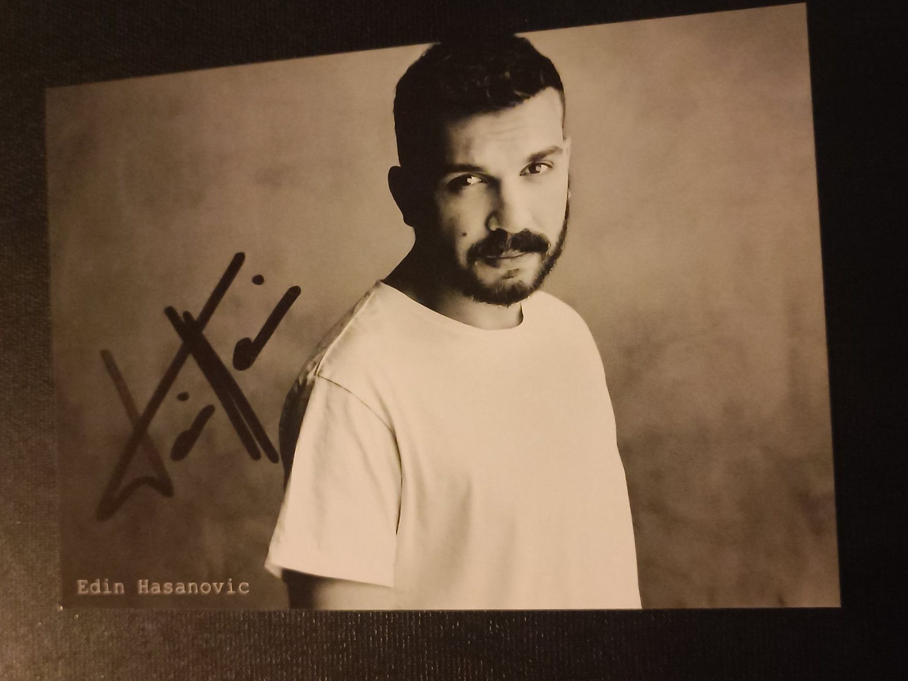 Autografi: Edin Hasanovic -  handsignierte Autogrammkarte – Usato da Menziken venduto da Artographs