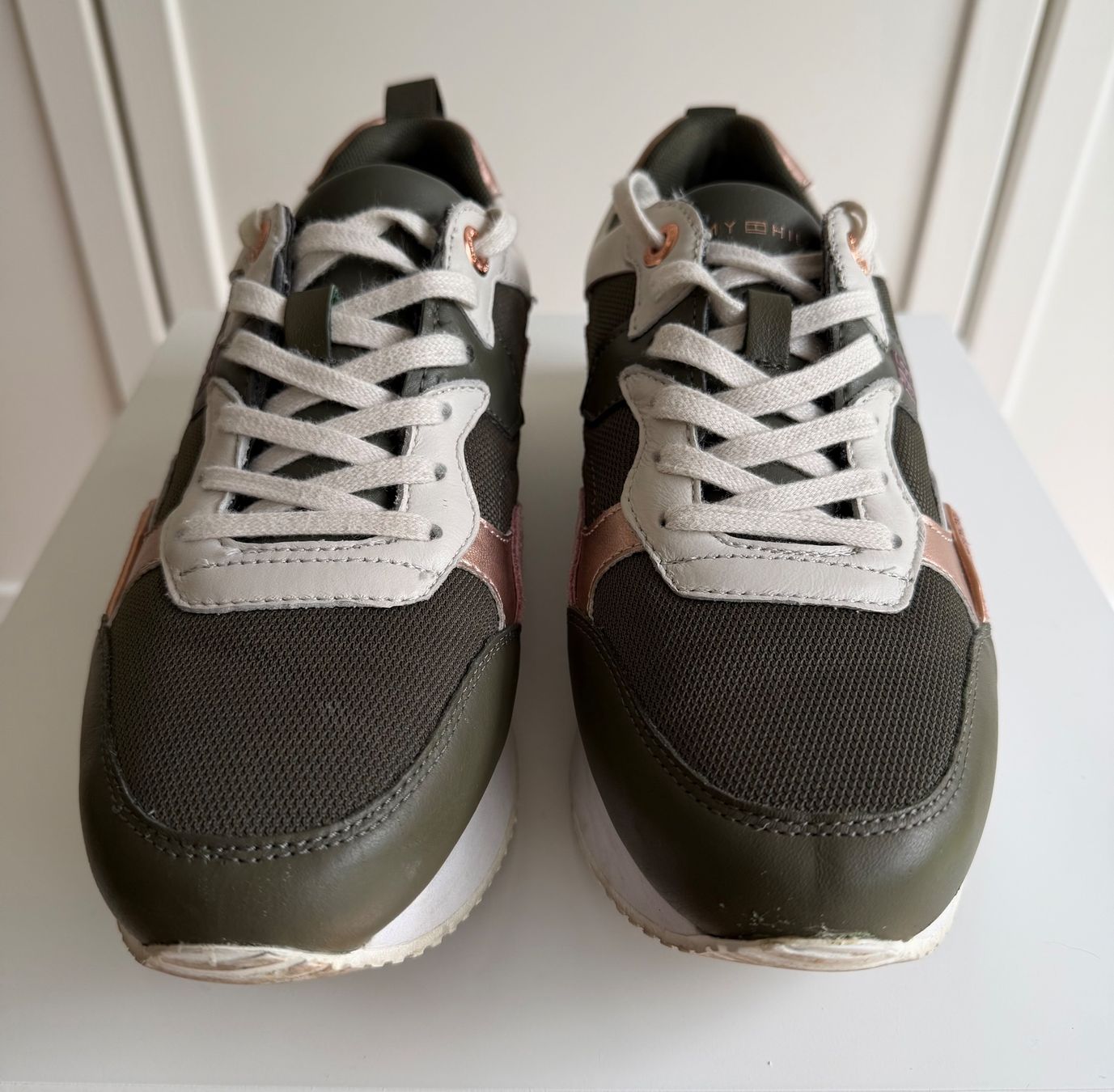 Tommy Hilfiger Scarpe da donna: Tommy Hilfiger Sneakers – Usato da Oberwil-Lieli venduto da Borz2 1