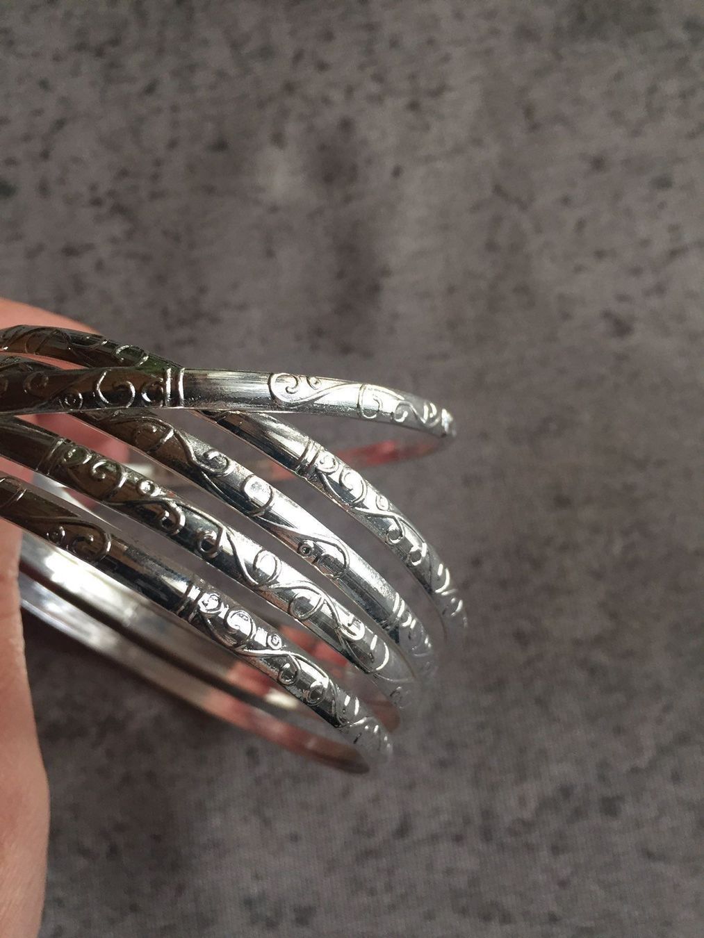 Bracciali & Braccialetti: Fünf Armreife - Versilbert / Neu – Nuovo e nell'imballaggio originale da Buchs AG venduto da fischli610 2
