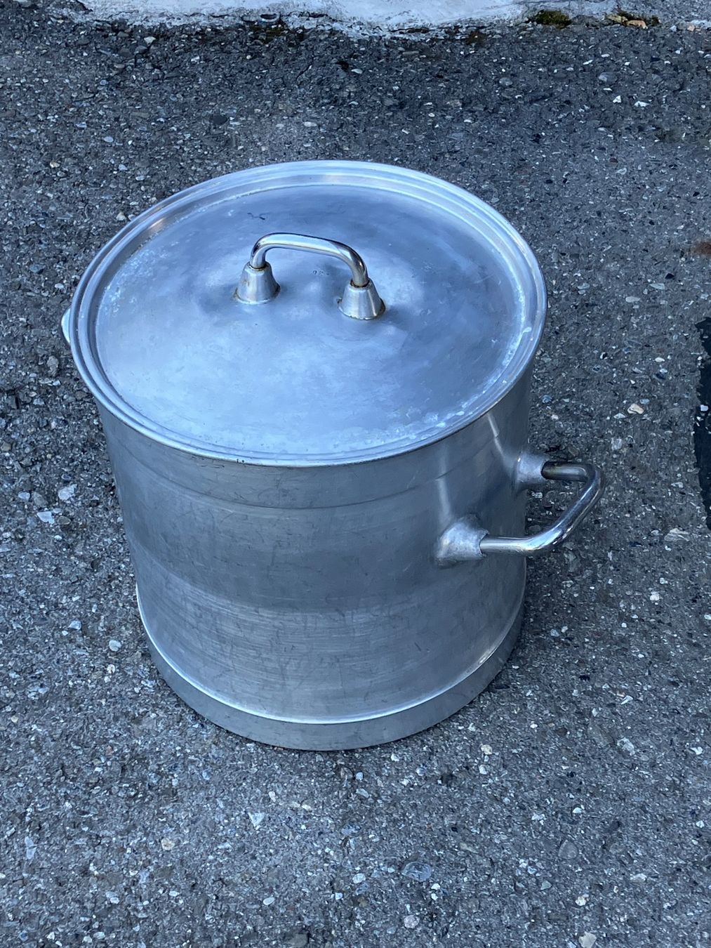 Pentole: Alu Suppen Kochtopf mit Deckel – Usato da Erlenbach im Simmental! venduto da Simmentaler-Perlen