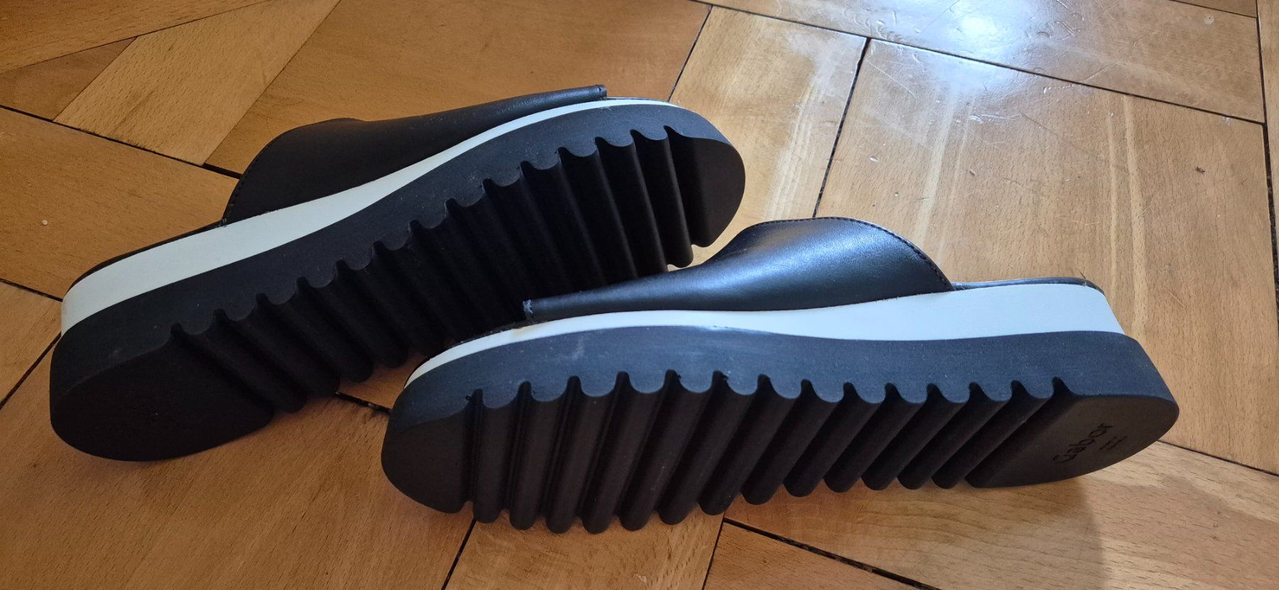 Scarpe da donna: Gabor Pantoletten, Obermaterial Leder, TOP Zustand – Usato da St. Gallen venduto da Mar_cx6m 3