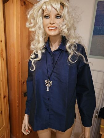 dunkelblaue Bluse mit Shirt gr.38 und Modeschmuck