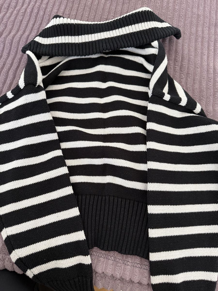 Bershka Maglioni & Felpe: Bershka Weiss-schwarzer Pullover – Usato da Winterthur venduto da yar_dpp8 3