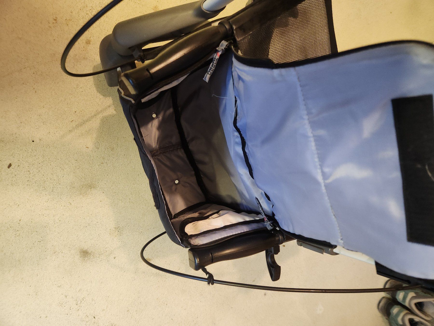 Ausili per la deambulazione: Rollator Topro Troja 5G mit Tasche – Usato da Dorf venduto da Jea1900 1