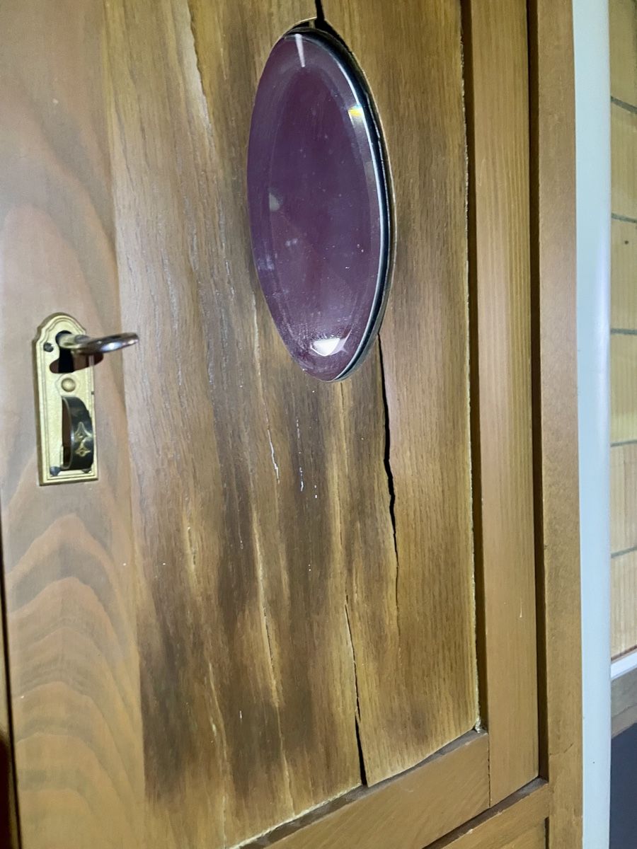 Armadi: Alter antiker Schrank – Usato da Basel venduto da Konix 4