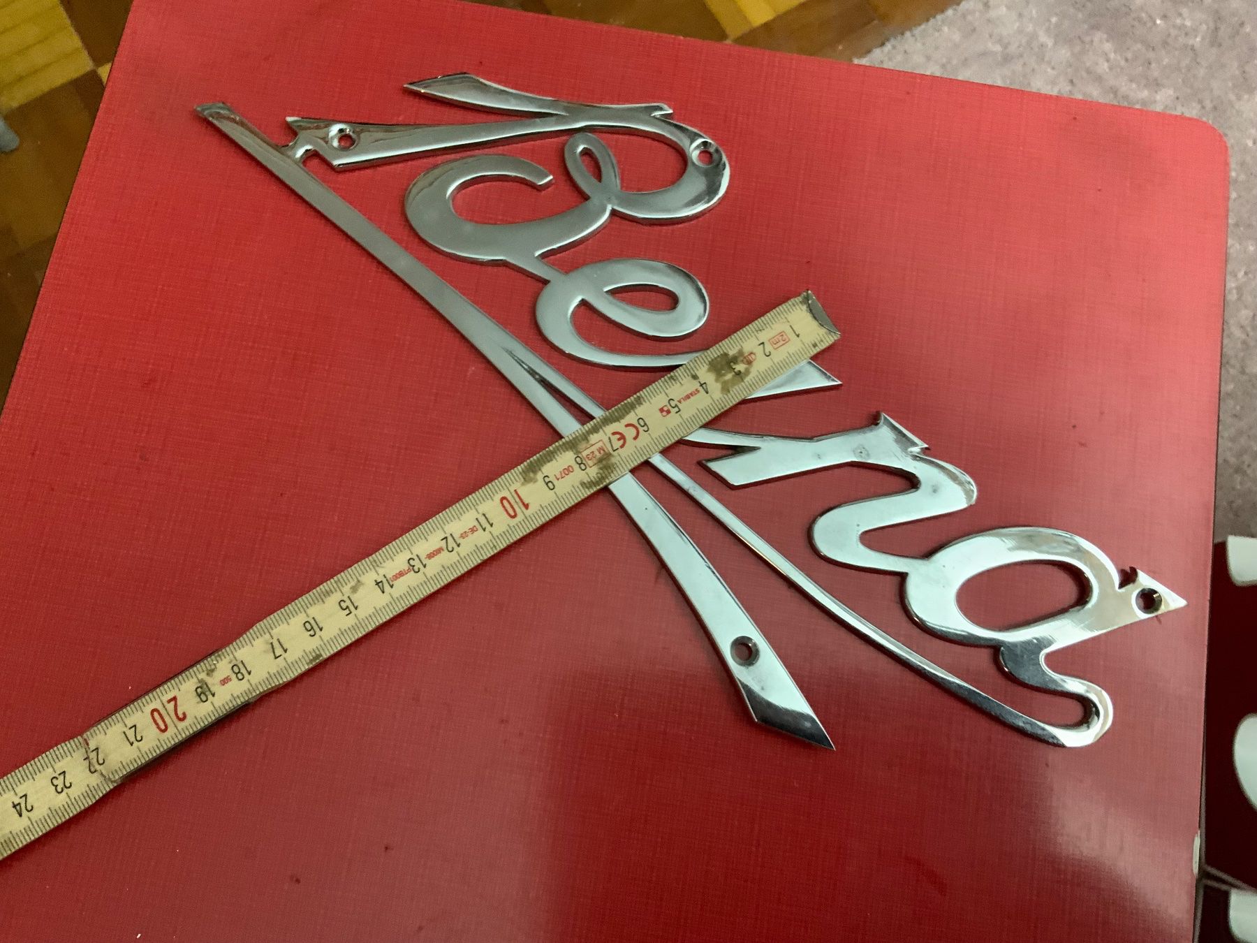 Autres accessoires p. véhicule: Berna Emblem – D'occasion à Willisau par Minali 2