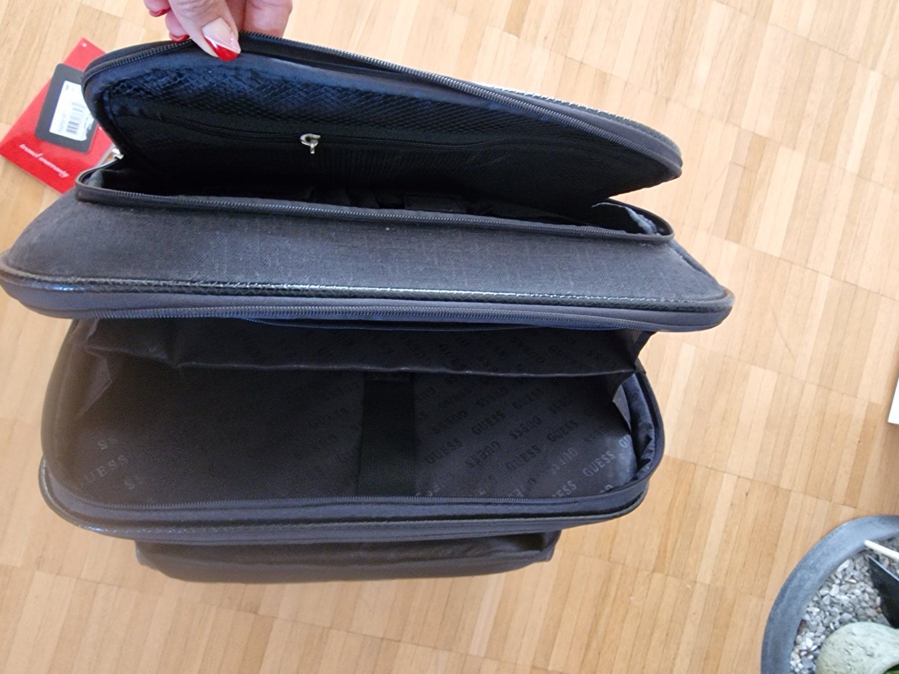 Altro in Aeronautica: Guess Business Trolley/ Koffer – Usato da Laufenburg venduto da may_r2st 4