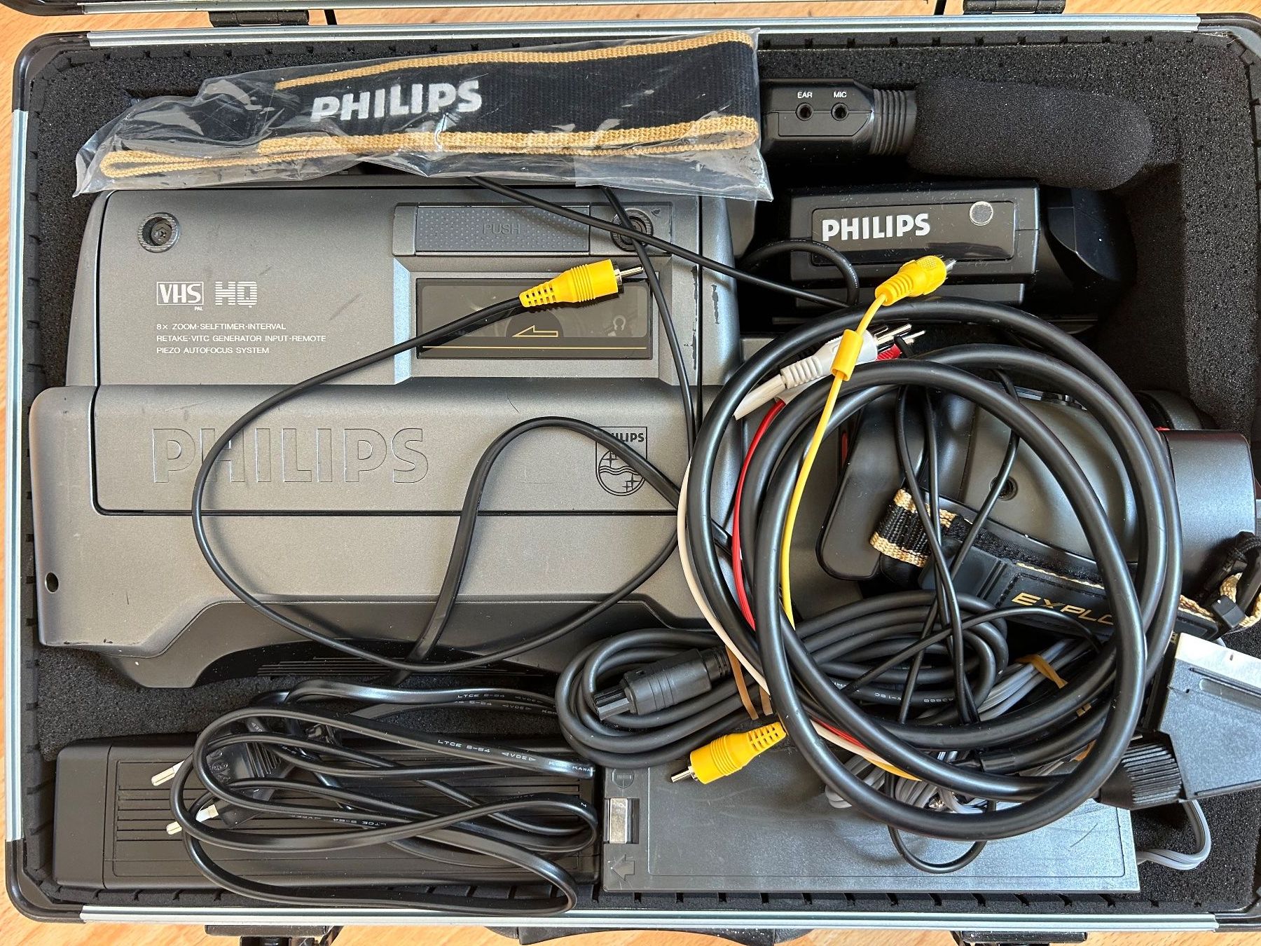 Philips Caméscopes: Camera Philips VHS – D'occasion à Courroux par pupaaldi