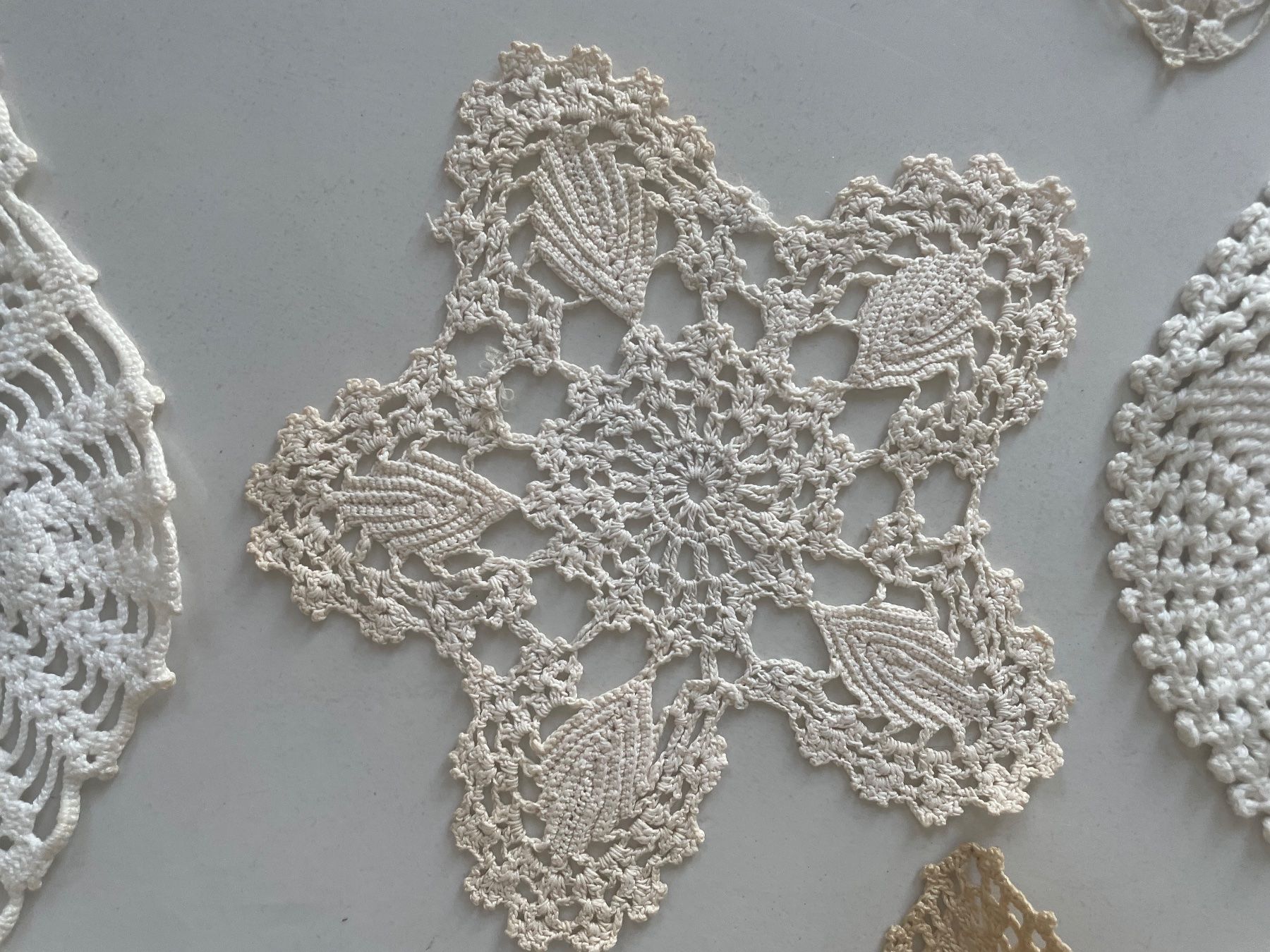 Sonstige Tischwäsche: Lot of 6 Häkeldeckchen – Gebraucht aus Minusio von Pink222 6